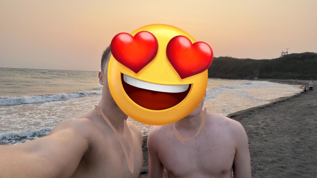 typicalSoren's tweet photo. 賣一點肉好了不然感覺流量都出不去
哪天我們兩個一起出來約控射，會有主想接嗎😳，兩個都在努力變成肌肉寶貝，顏值也不差呦🤣 https://t.co/61FHv5nHKz