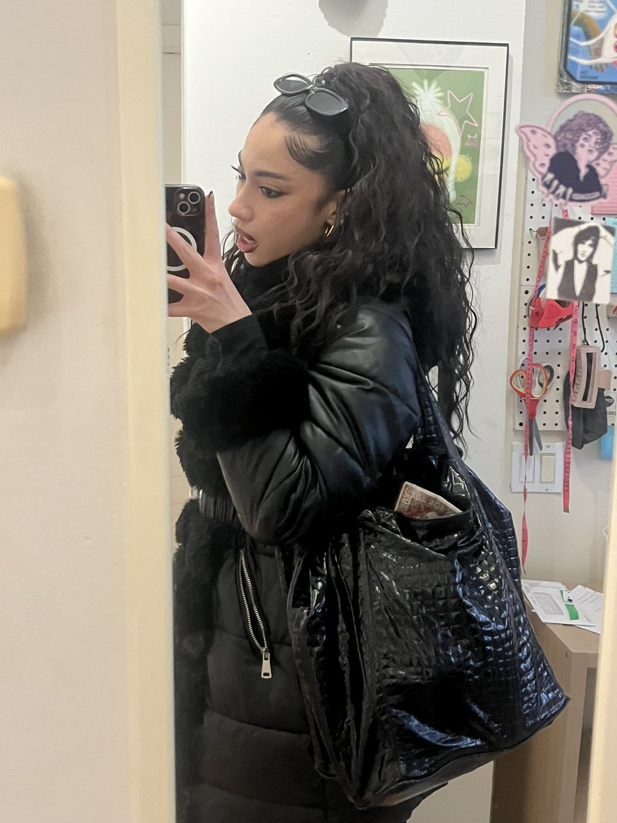 girly friendston tweet media