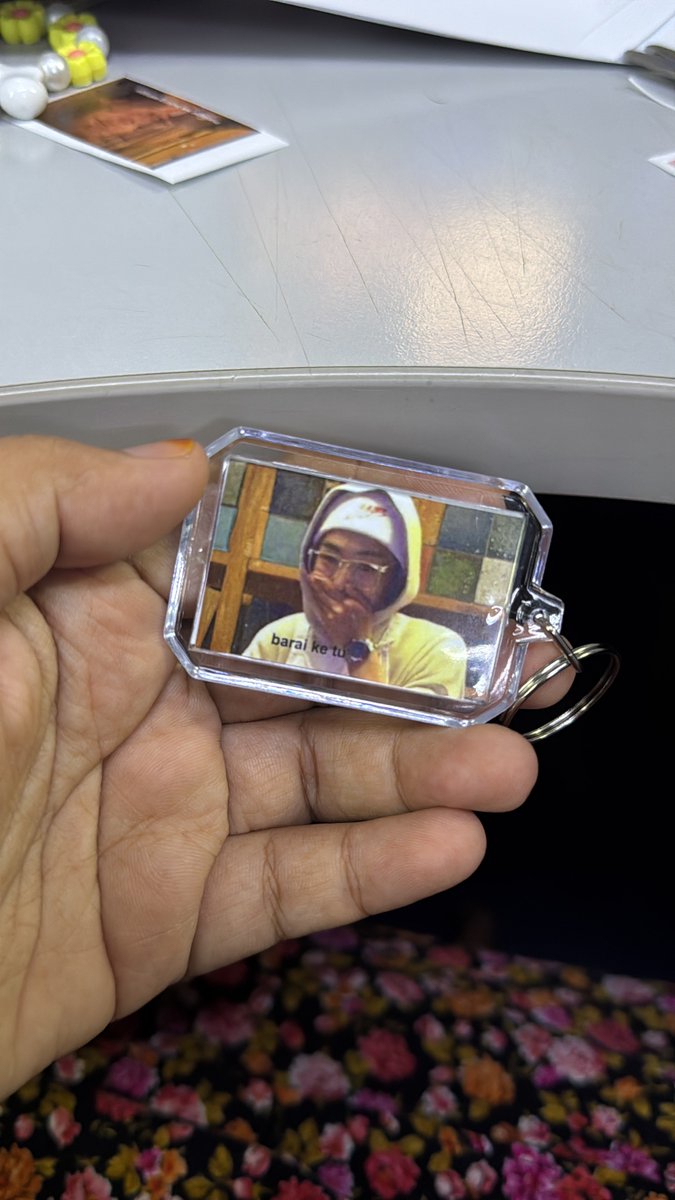 nurujunior's tweet photo. @azlynalishaa Mekasih~ kitonyo buat keychain nak bg kat kawan 🤣🤣🤣 https://t.co/dThf6cgK0C