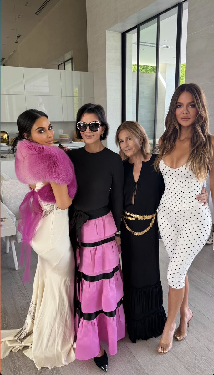 HouseOfVanity88's tweet image. Kim Kardashian, Khloé Kardashian, Kris Jenner and Cici Bussey posed for a glamorous Easter photo together — but Kim’s look is stealing all the attention.

Dressed in a dramatic Roberto Cavalli white silk maxi gown paired with a fur shawl, Kim looked like she was heading to the