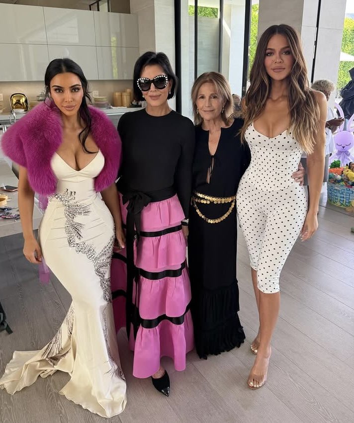 HouseOfVanity88's tweet image. Kim Kardashian, Khloé Kardashian, Kris Jenner and Cici Bussey posed for a glamorous Easter photo together — but Kim’s look is stealing all the attention.

Dressed in a dramatic Roberto Cavalli white silk maxi gown paired with a fur shawl, Kim looked like she was heading to the