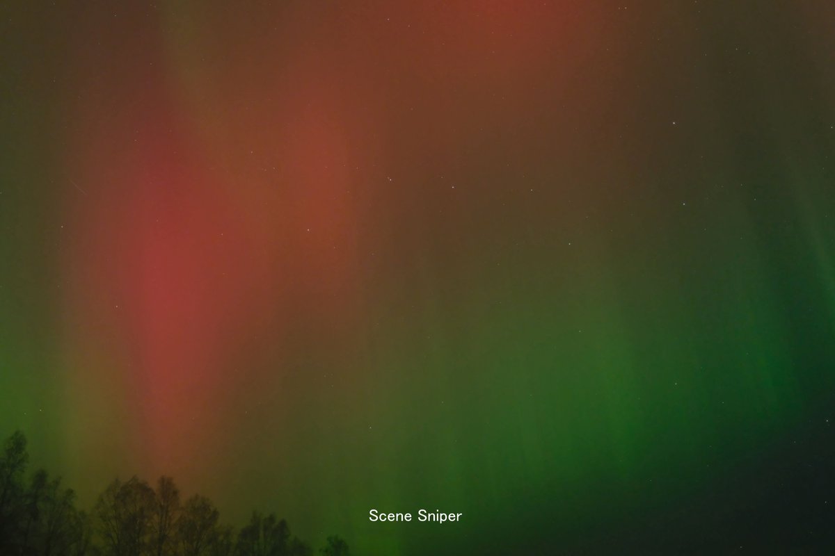 調べれば調べるほど、赤いオーロラって、珍しいんだね