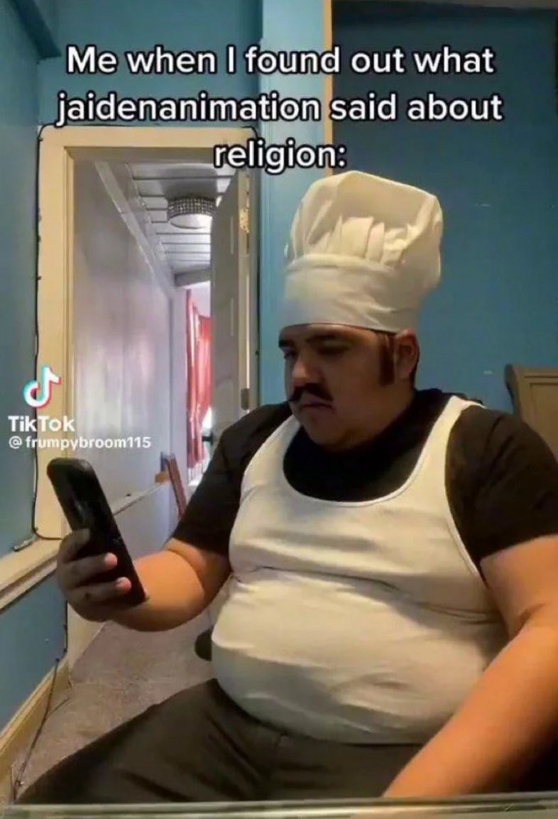 professional tweeter with GREEN glasses tweet media