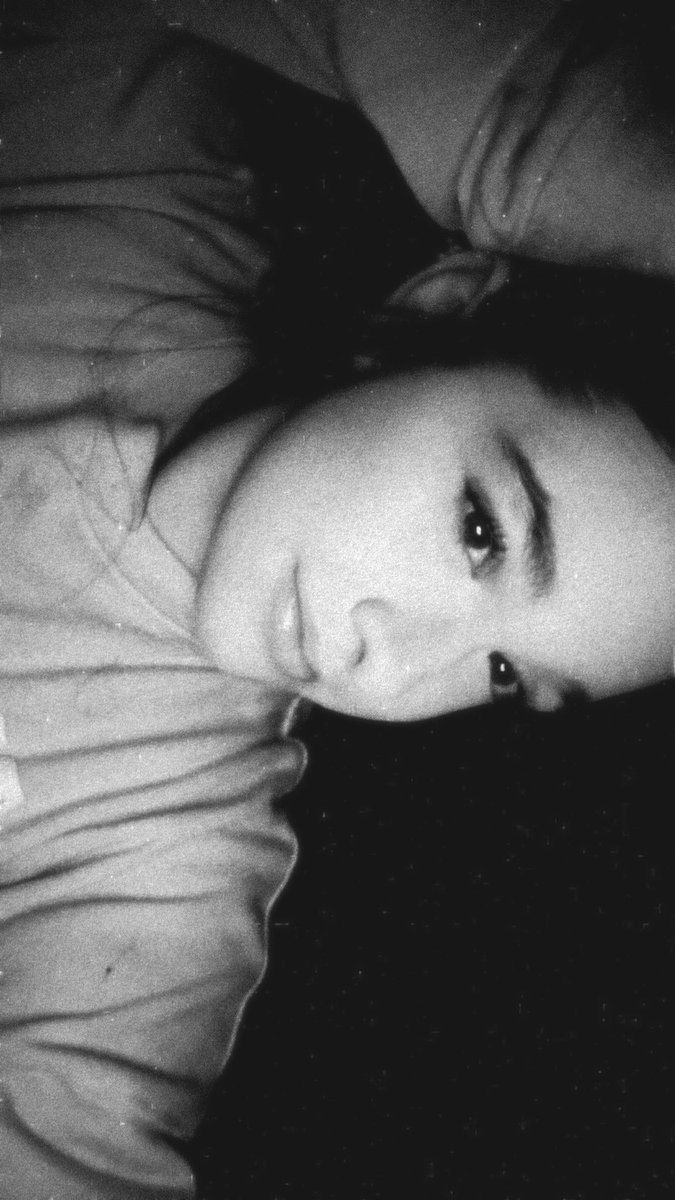 livy 𐙚 tweet media