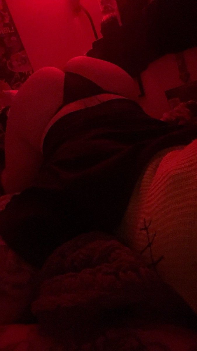 kissofdeaath's tweet photo. Lemme arch it for you  https://t.co/vn1CvoqP3R