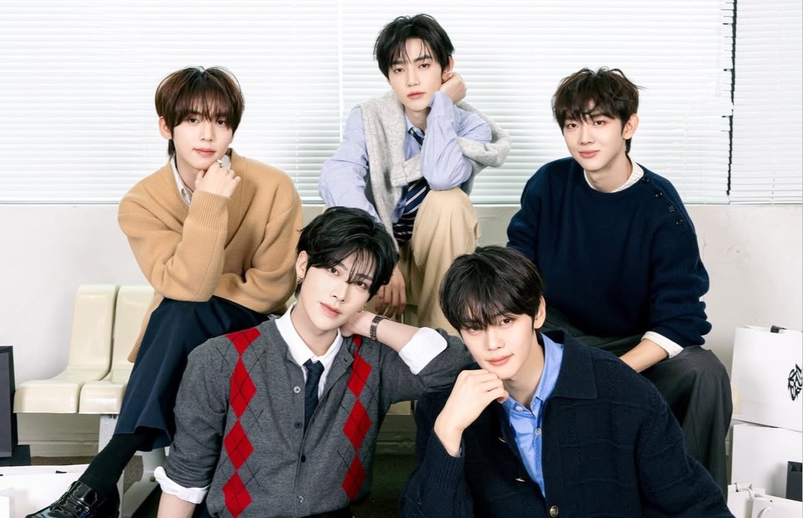 ⭐️️ tweet media