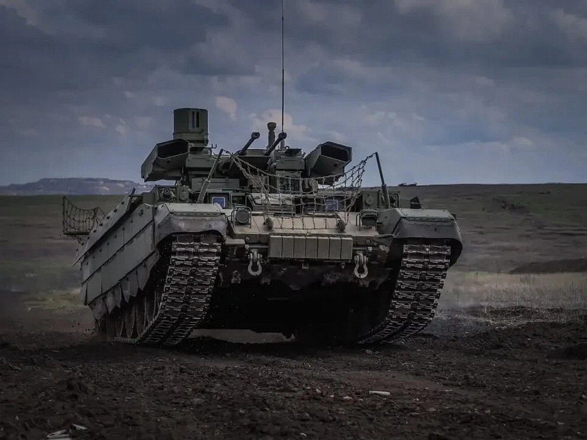A BMPT with upgraded protection from the 6th Tank Regiment of the 90th ...