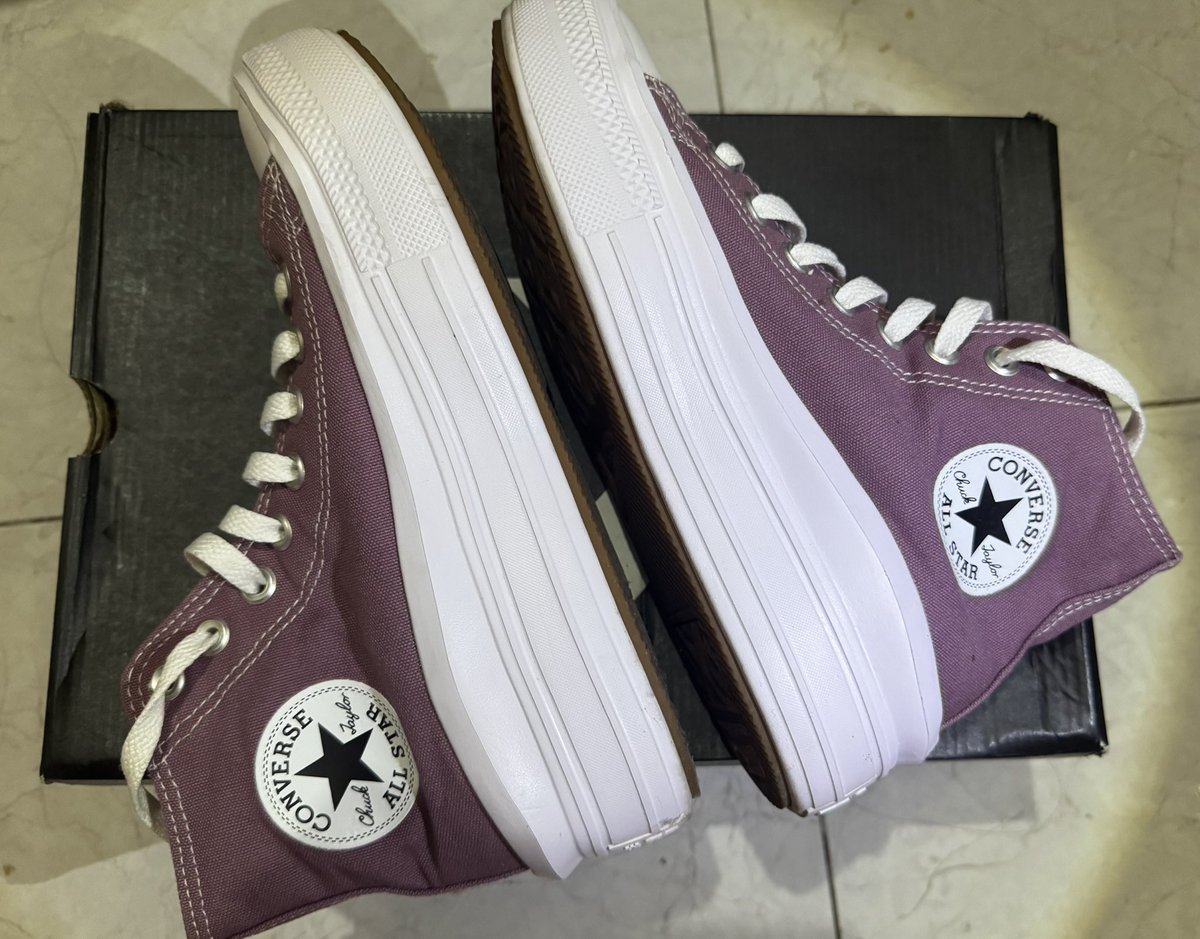anotherthena's tweet image. WTS - want to sell 👟

preloved Converse Chuck Taylor All Star Move Hi (Platform) in dusty pink/mauve

warna yg lumayan rare💟‼️

size EU 38 | very good condition (jarang bgt dipake)

🏷️900k (nego)

#wts #wtb #sepatu #preloved #zonajajan #zonauang