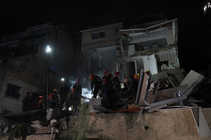 Mario Nawfal tweet media