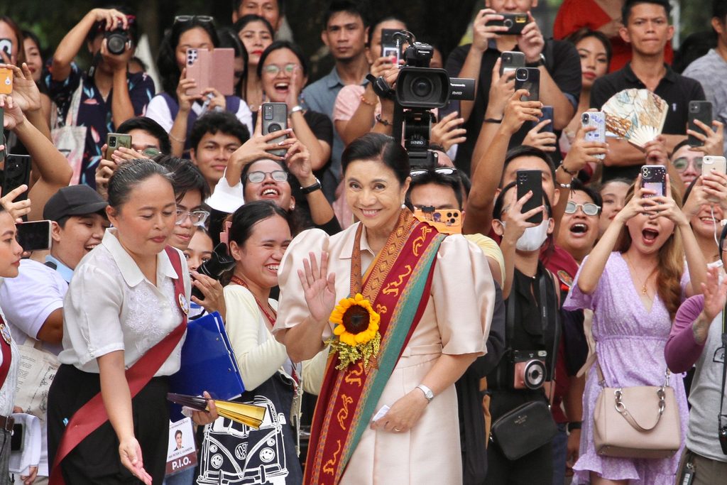 Mel Chor tweet media