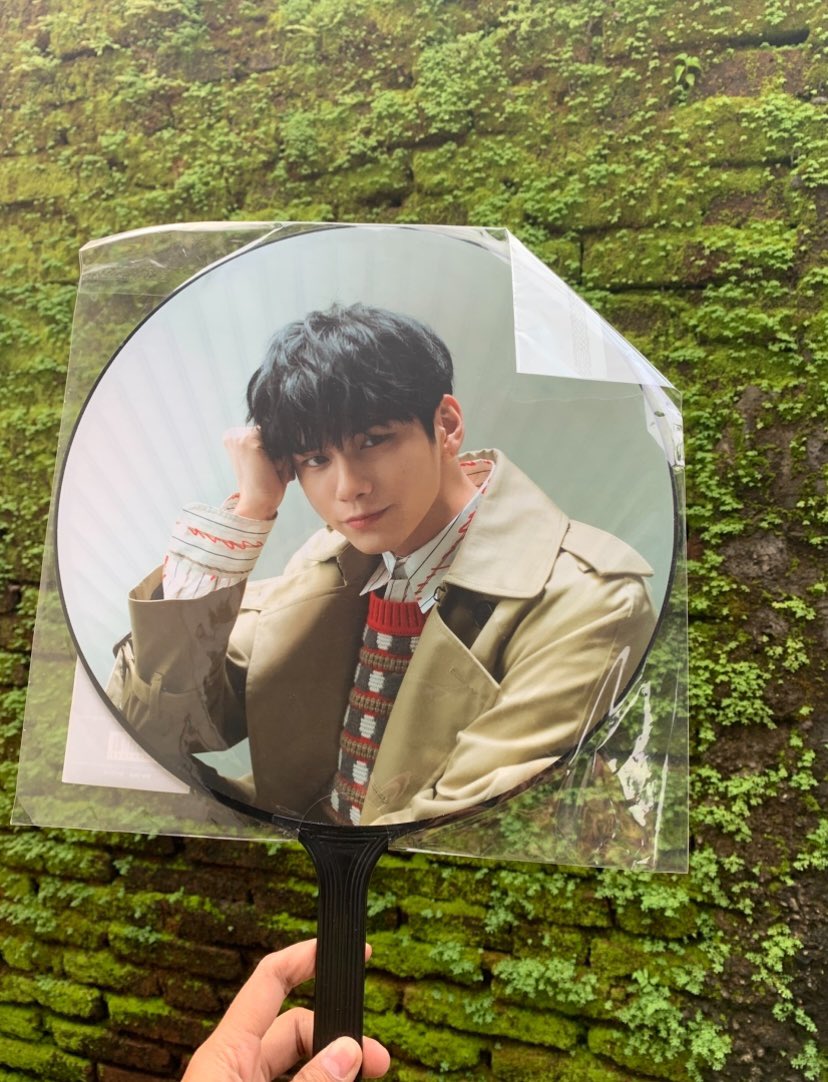 lucloside's tweet photo. wts lfb want to sell WannaOne
Wanna One Album ong seongwu
image picket uchiwa ong seongwoo

📍Jateng,INA 
W1 트레저 yoon jisung,ha sungwoon,hwang minhyun,ong Seongwu,kim jaehwan,kang daniel,park jihoon,park woojin,lee daehwi,bae jinyoung,lai kuanlin #WannaOne https://t.co/GLj4BevF9n
