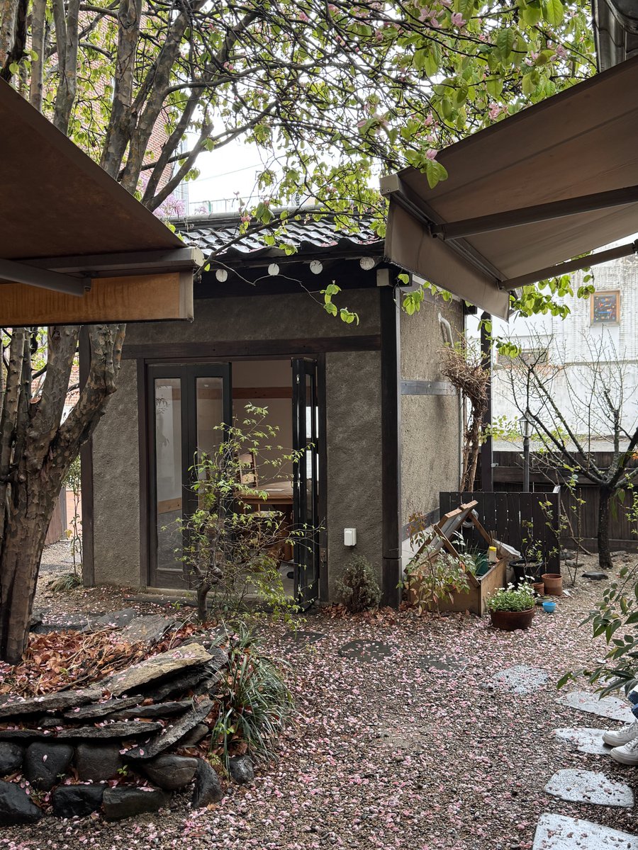 𝑖𝑛𝑔 tweet media