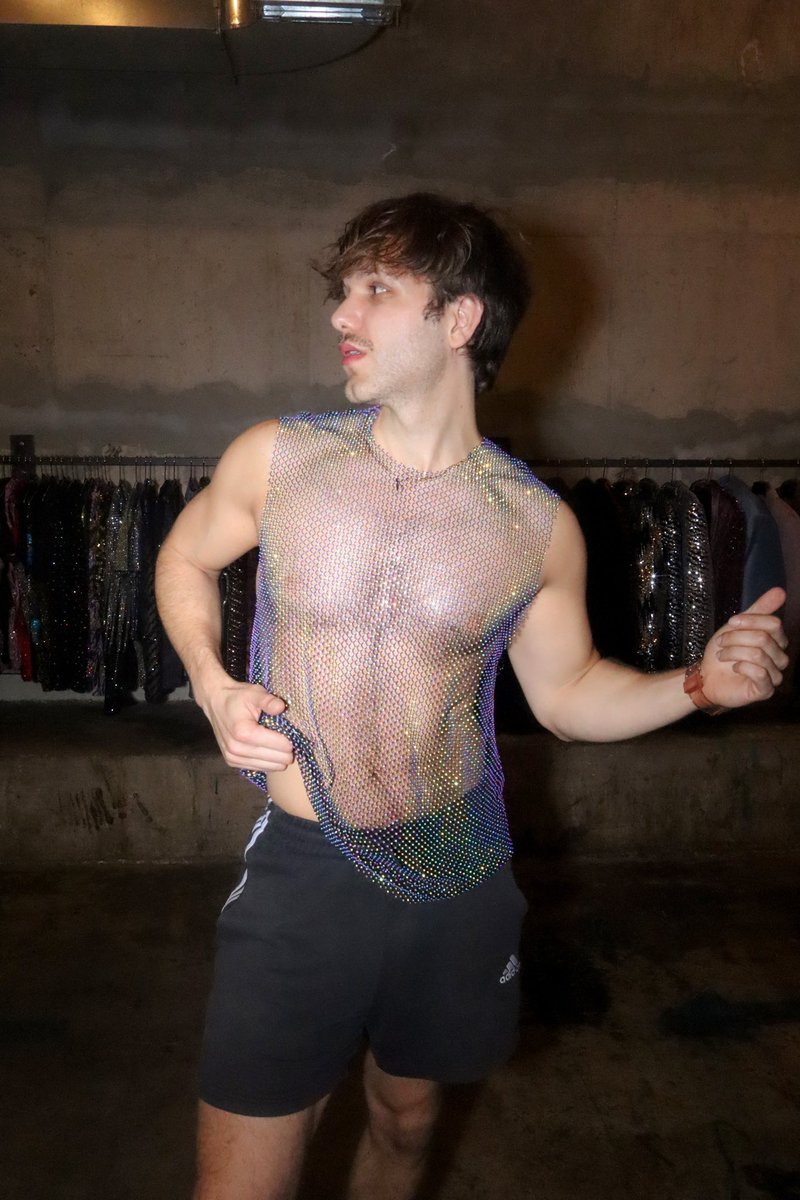 GOLDENAZO tweet media