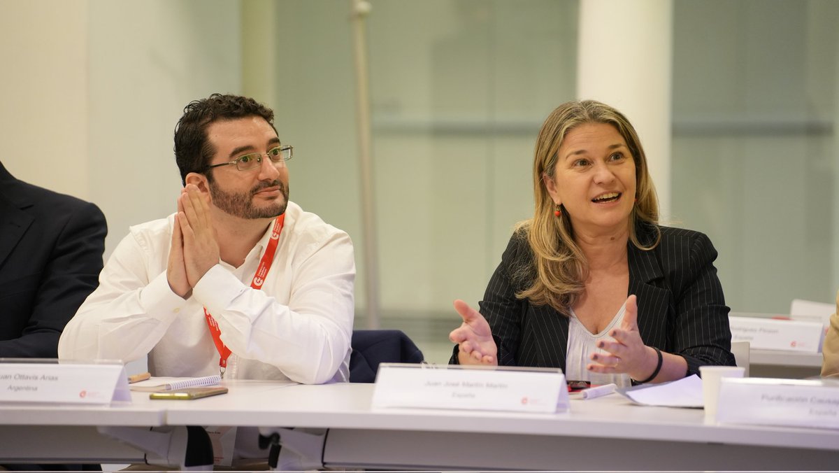 Finalicé una semana de formación intensiva en Montevideo con <a href="/Red_Carolina/">Fundación Carolina</a> y <a href="/AgendaCAF/">CAF</a>. 🇺🇾

​Lo más valioso: la red estratégica del Cono Sur que consolidamos entre colegas de 🇦🇷 🇧🇷 🇨🇱 🇵🇾 🇺🇾. El intercambio técnico y humano es clave para la integración de nuestra región. 🚀