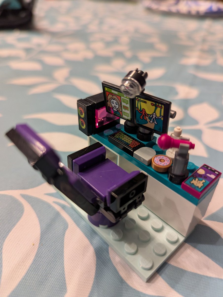 Nohandsgamer tweet media