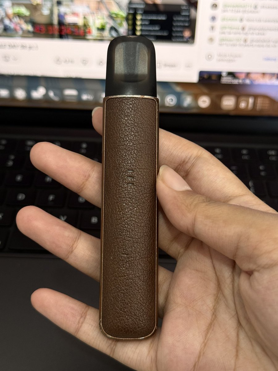 HCH4NLEE's tweet photo. wts device ONLY foom x signature amber leather

150k (without catrige) 
bisa oren
dom bandung
details on picture

boleh nego dm aja https://t.co/etLRoHBdgW