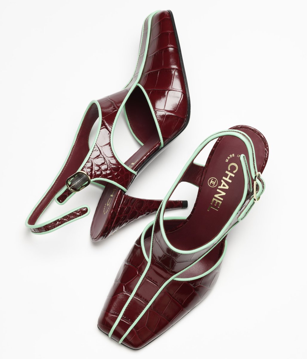 LaModeUnknown's tweet photo. These BURGUNDY MINT slingback heels of ✨️Chanel✨️ Spring/Summer 2026.🪡 https://t.co/hqPlLlcsKj