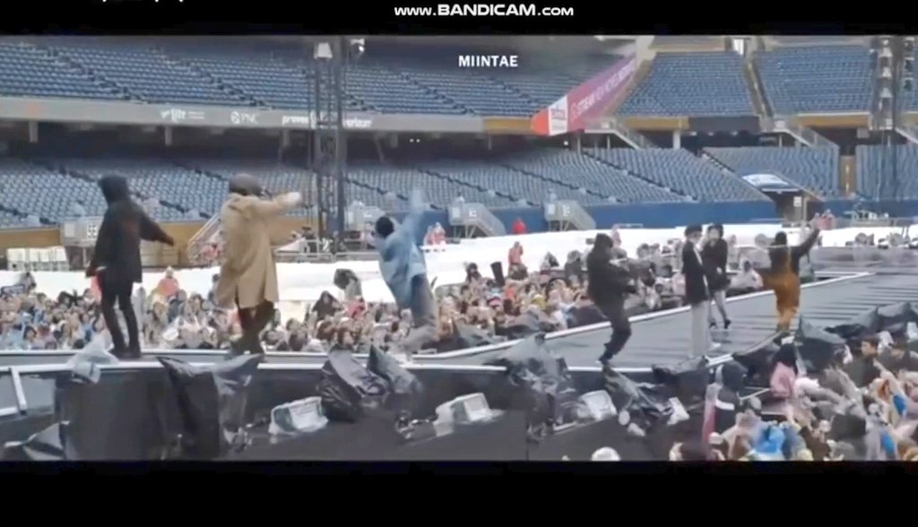 Hamsteria⁷ VERÁ A LOS BTS 🇵🇪 • ⟭⟬ • tweet media