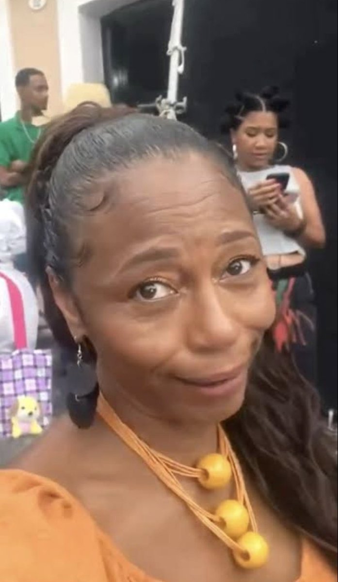 🗿🍷 tweet media