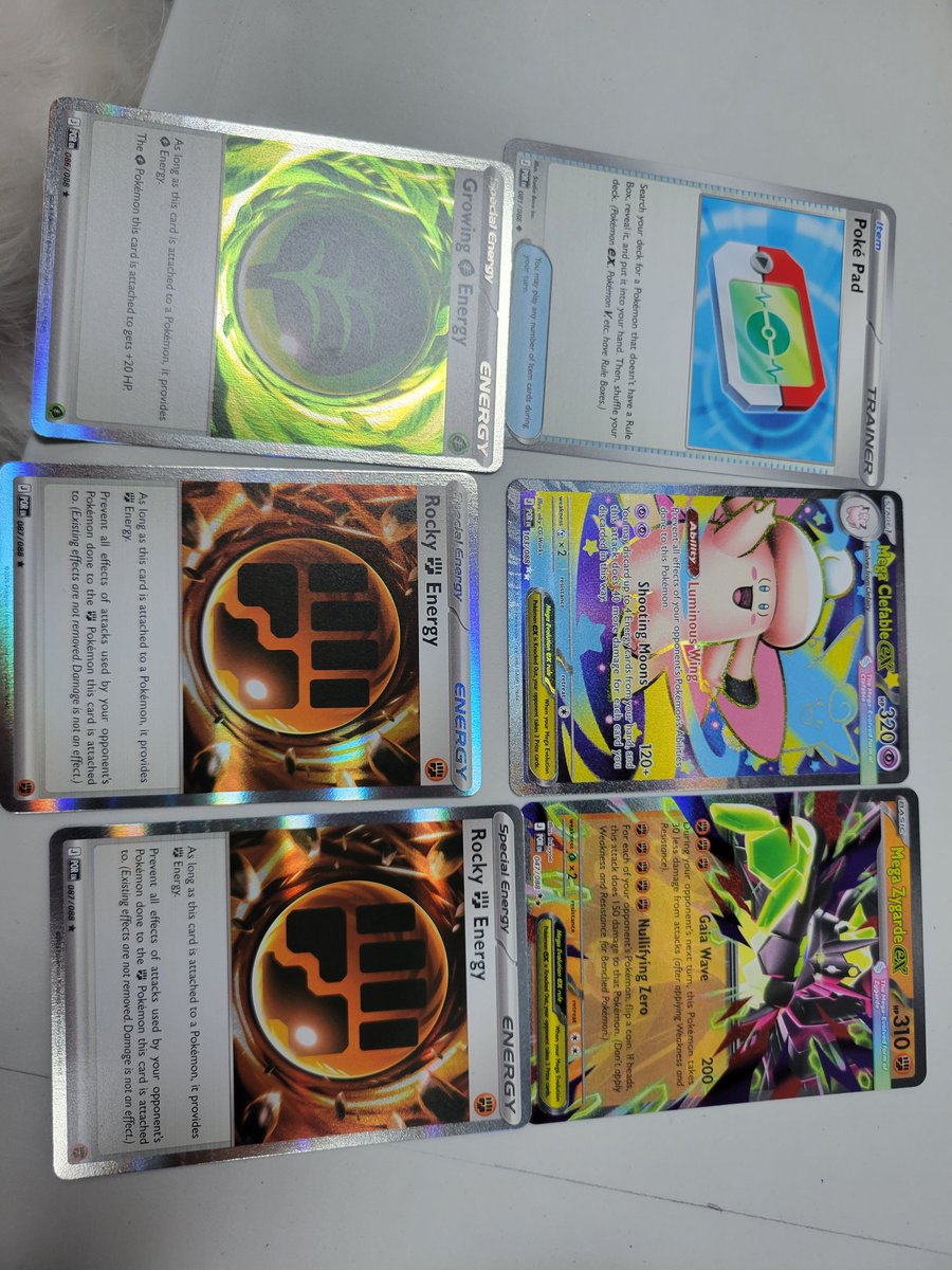 A_M51099's tweet photo. First post-rotation win! Shoutout to @amcharles0 list❤️
1st match vs Eevee Box
2nd match vs mega lopunny
3rd match vs Blaiziken-Draga
4th match vs Ethan's Typloshion https://t.co/PqbHtSwYOQ