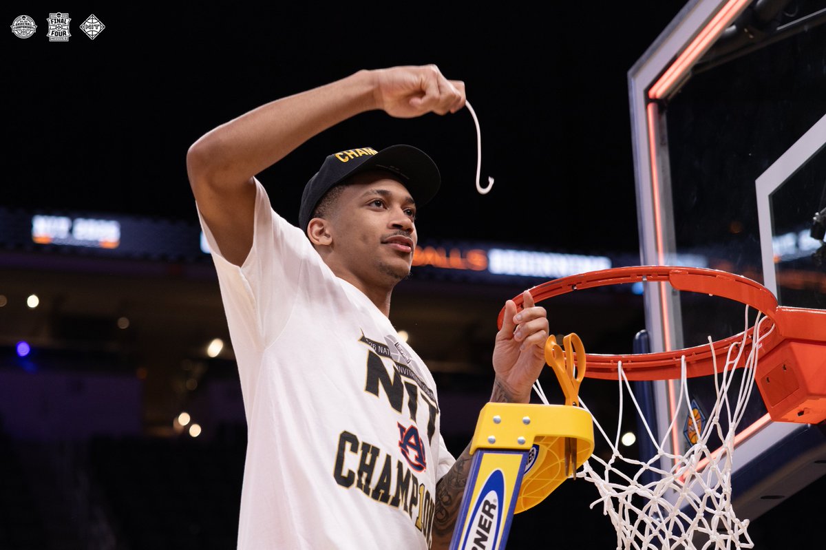 NCAA Men's Final Four tweet media