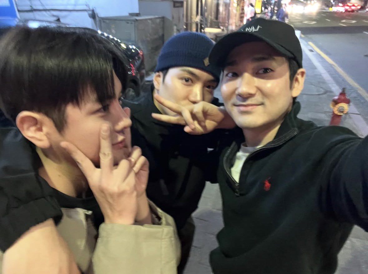 JRandCH2's tweet image. Nu'est W again...