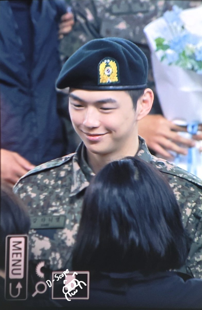 It's the 9th week of Kang Daniel in military. Time flies so fast but sometimes feel so slow. The fact that Daniel were saying "hi" and updating his status every week made me happy and calm. He seemed excited and thrilled with his new duties. I'm also imagining how his peers must