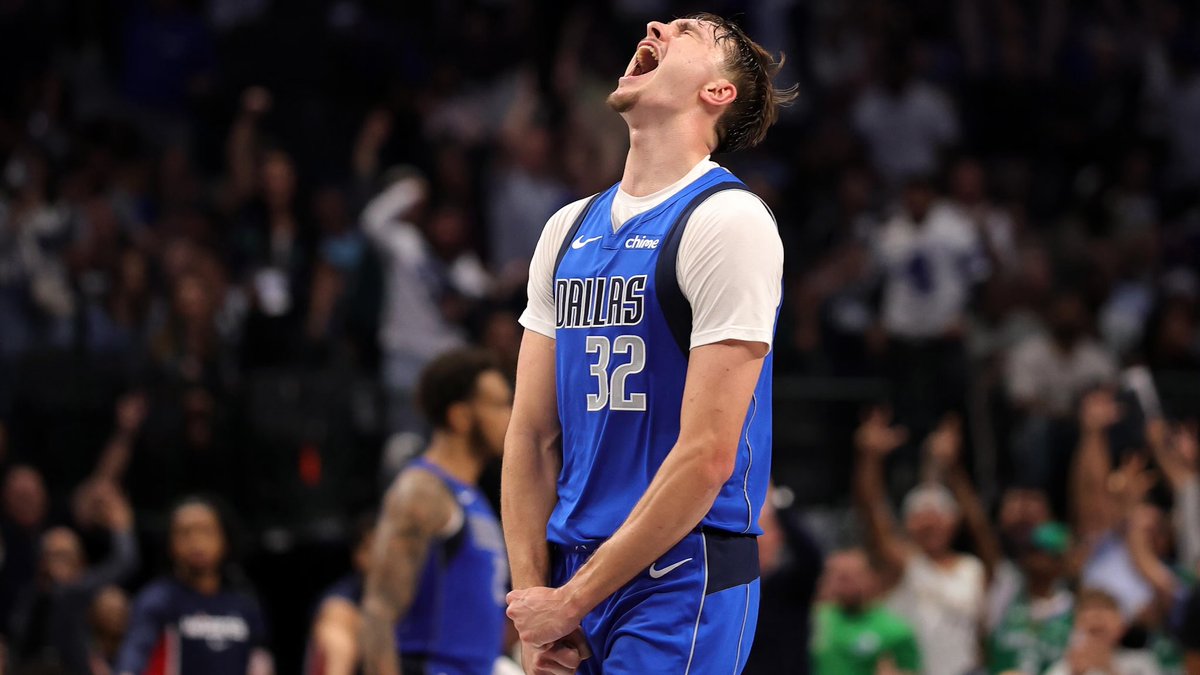 SleeperMaverick's tweet photo. @TheHoopCentral @MavsStan41 ROTY https://t.co/CRm8HYy2uh