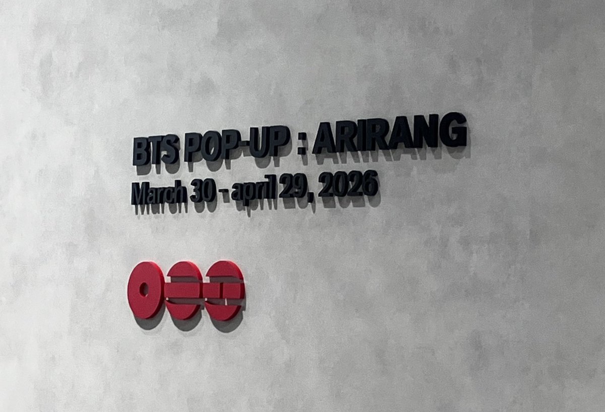 POP UP行ってきたー！💖
Tシャツ類はほぼs,mｻｲｽﾞは売り切れてたよ😭😭
顔隠しTだけはmｻｲｽﾞもあったよ😭
展示の大きい画面でmv見れて幸せだった🫶🏻💘