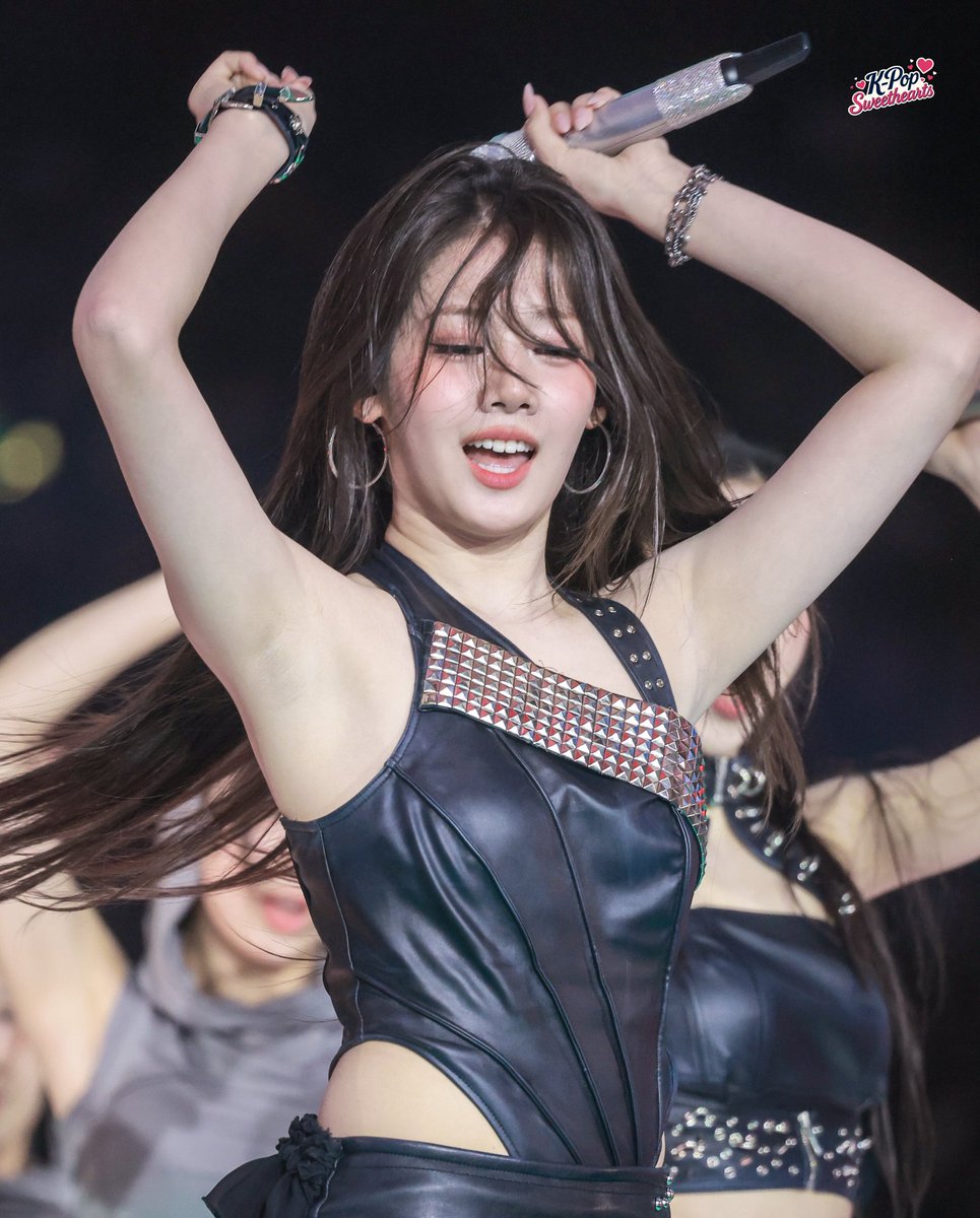 kpopsweethearts's tweet image. 250727 Rora
#RORA #BABYMONSTER #로라 #베이비몬스터