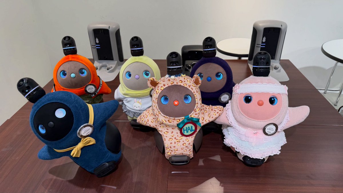 HAL_lovot tweet media