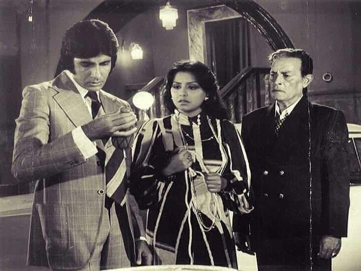 BollyMemories's tweet photo. #47YearsOfTheGreatGambler 6Apr1979
Do Lofzon Ki Hai Dil
#AmitabhBachchan #ZeenatAman #NeetuSingh #PremChopra #UtpalDutt #Iftekhar #RoopeshKumar #MadanPuri #SujitKumar

#AnandBakshi 
#RDBurman

#ShaktiSamanta https://t.co/QUqL1Jbd5m