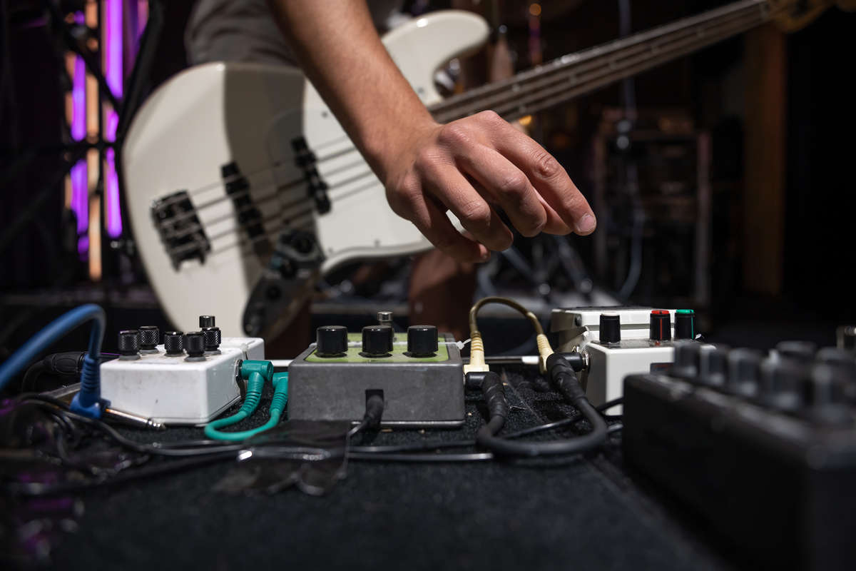 Phil_Healy_'s tweet image. Pedals teach restraint 🎛️🔥 Just because you have ten doesn’t mean you need all ten on. Space and clarity make riffs hit harder. #Pedalboard #GuitarGear #LessIsMore