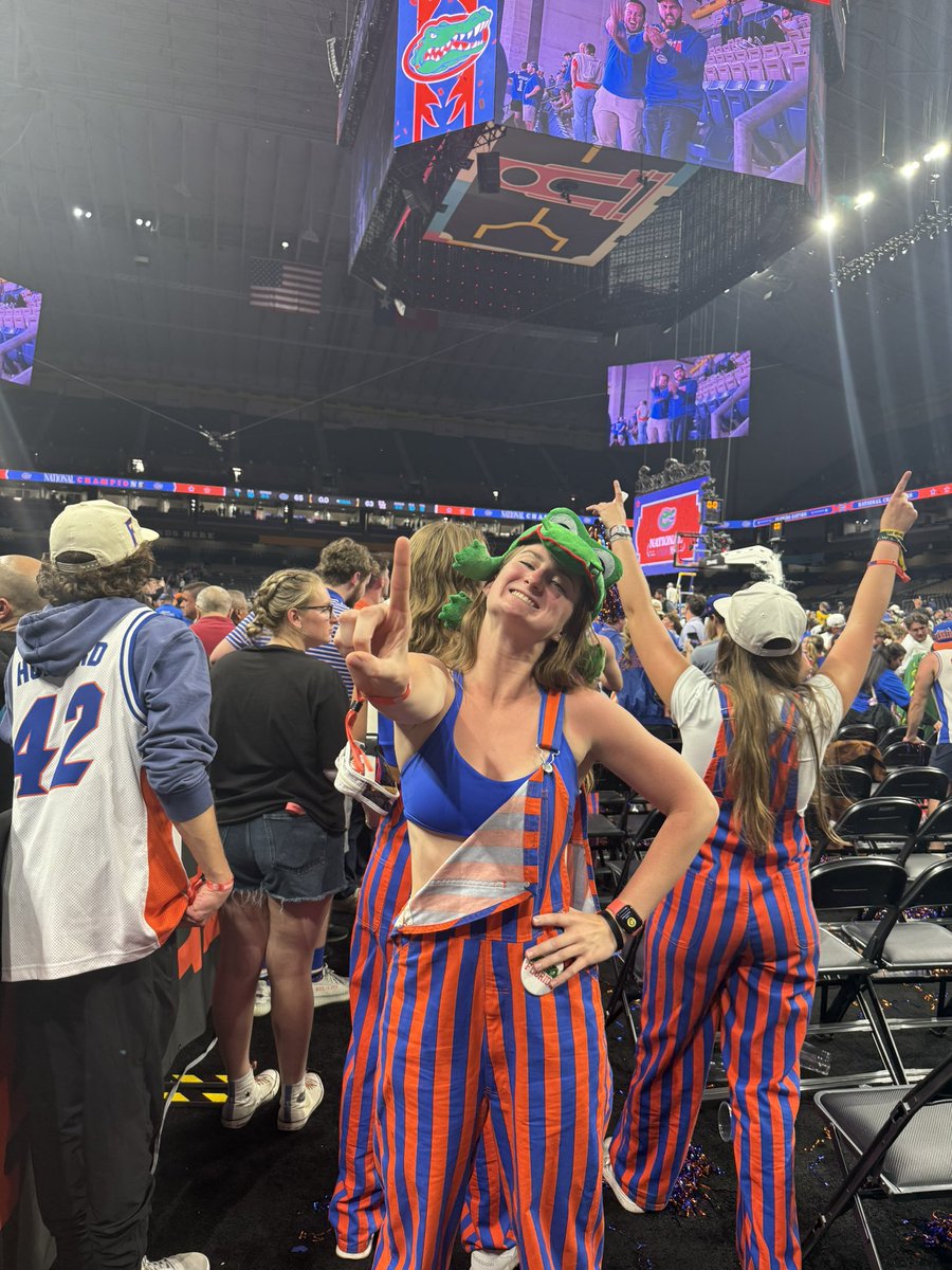 emmaschaefffer's tweet photo. One year ago I was blessed enough to see the greatest university win a national title. Jumping up and down on folding chairs. My phone going flying. As I prepare to graduate, this was easily one of the best days of my life. Always and forever, GO FREAKING GATORS 🐊 https://t.co/E8hzKpfACU