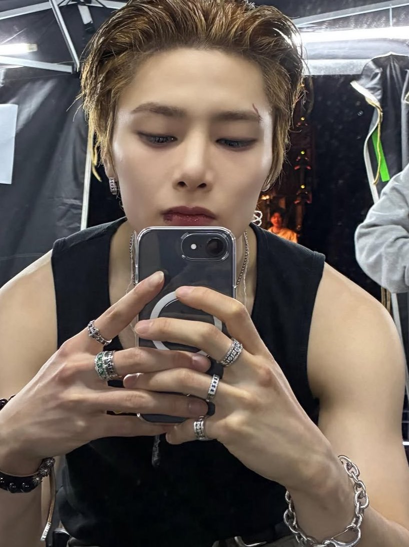 nathaniel tweet media