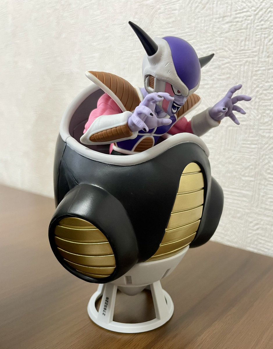 ちょっと遅いけど前から欲しかったフリーザフィギュアポチったのが届いたー♪
メッチャ出来よくて大満足♡
#ドラゴンボール
#マッチメーカーズ