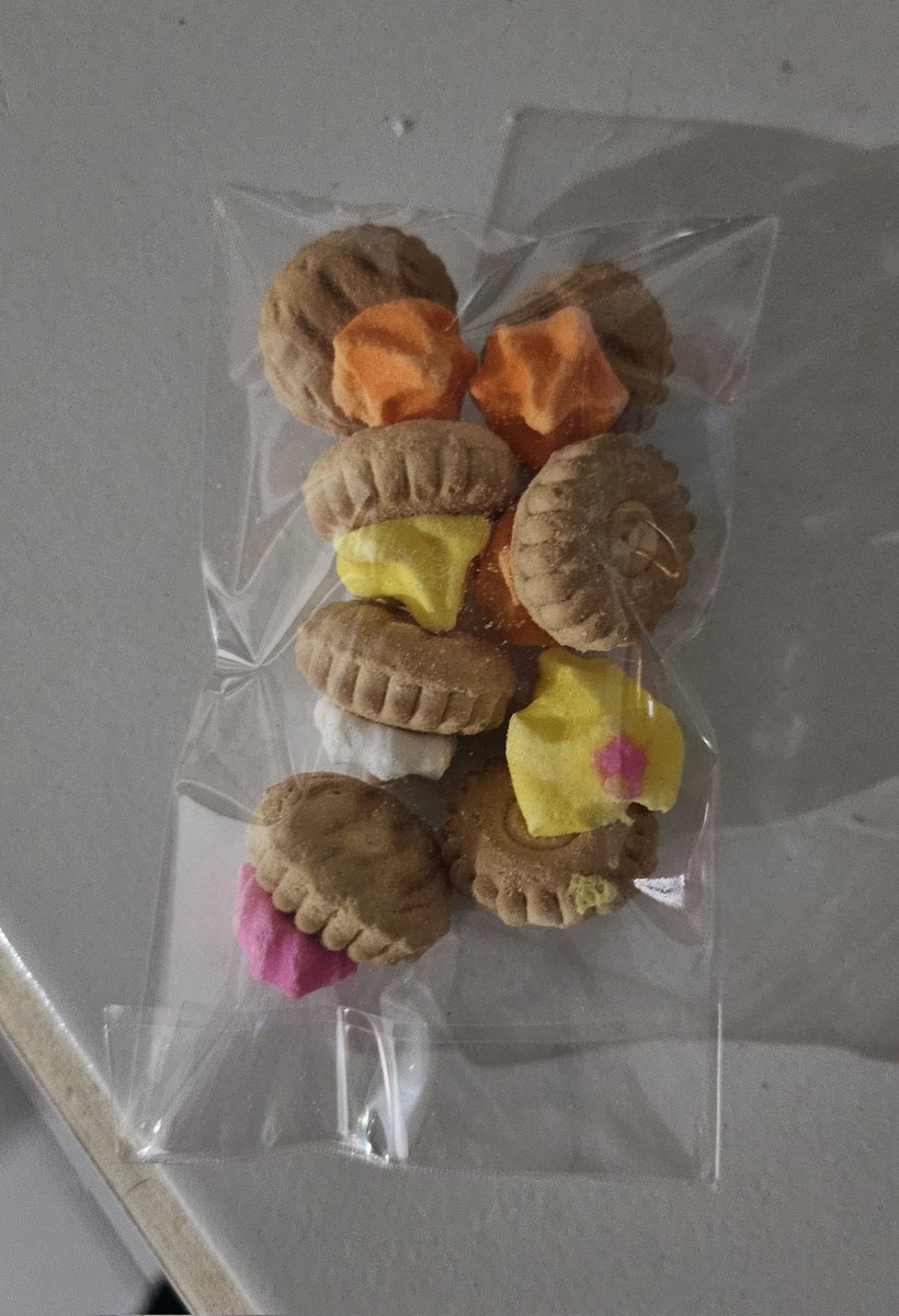 Buddhis Garis Lucu (centang biru) tweet media