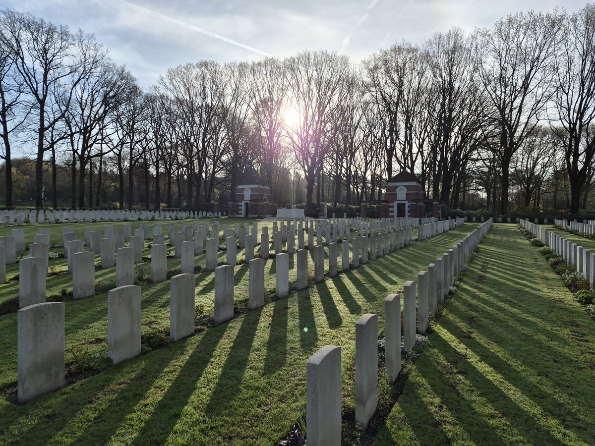 scale_george's tweet photo. At the war graves in Oosterbeek https://t.co/kJSWtW5qcH