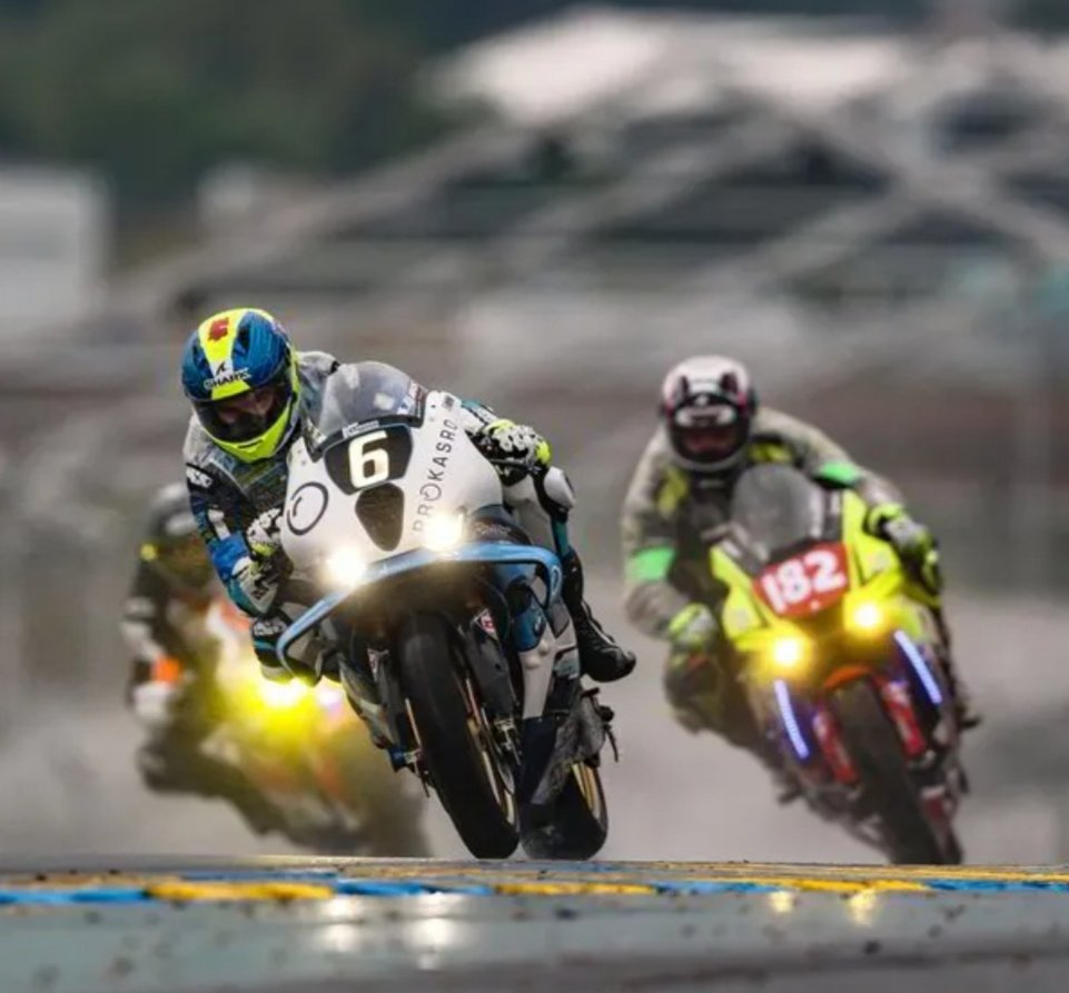 Santi🏍️T7 tweet media