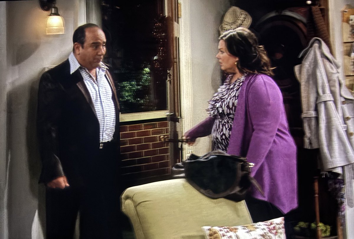 N I K K I 🤎 tweet media