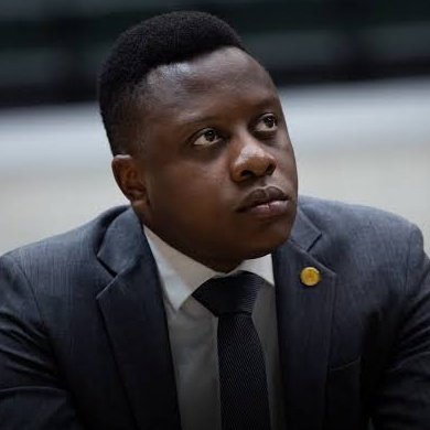 Um sujeito que propõe a alguém usar "serviço" do crime organizado das clínicas de aborto lhe representa?

Só o aborto já me bastaria.
A índole do sujeito então...
já é a gota d'água.