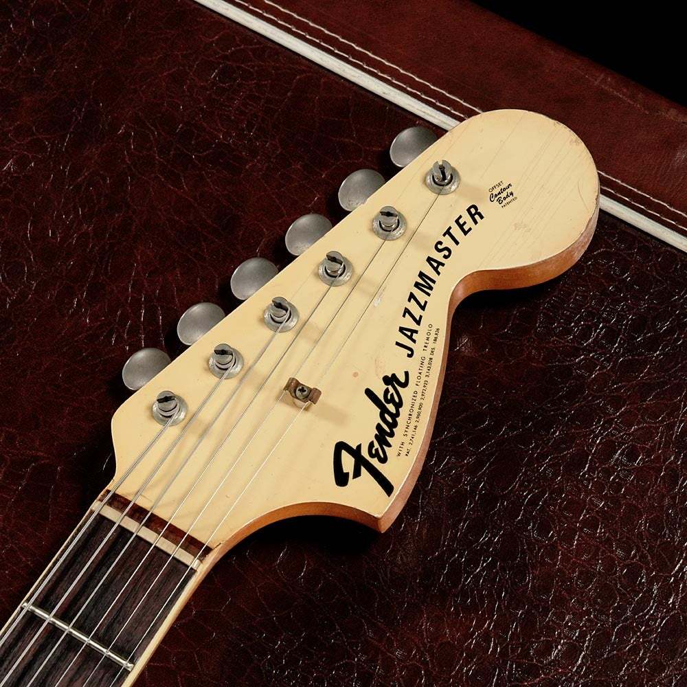 1484shibuya's tweet image. 1966年製、Fender Jazzmaster Olympic White。色焼けや打痕、キズ等も相まって良い雰囲気を醸し出しています。ぜひこの機会にご検討くださいませ。
store.ishibashi.co.jp/view/item/0000…
#Fender #vintage