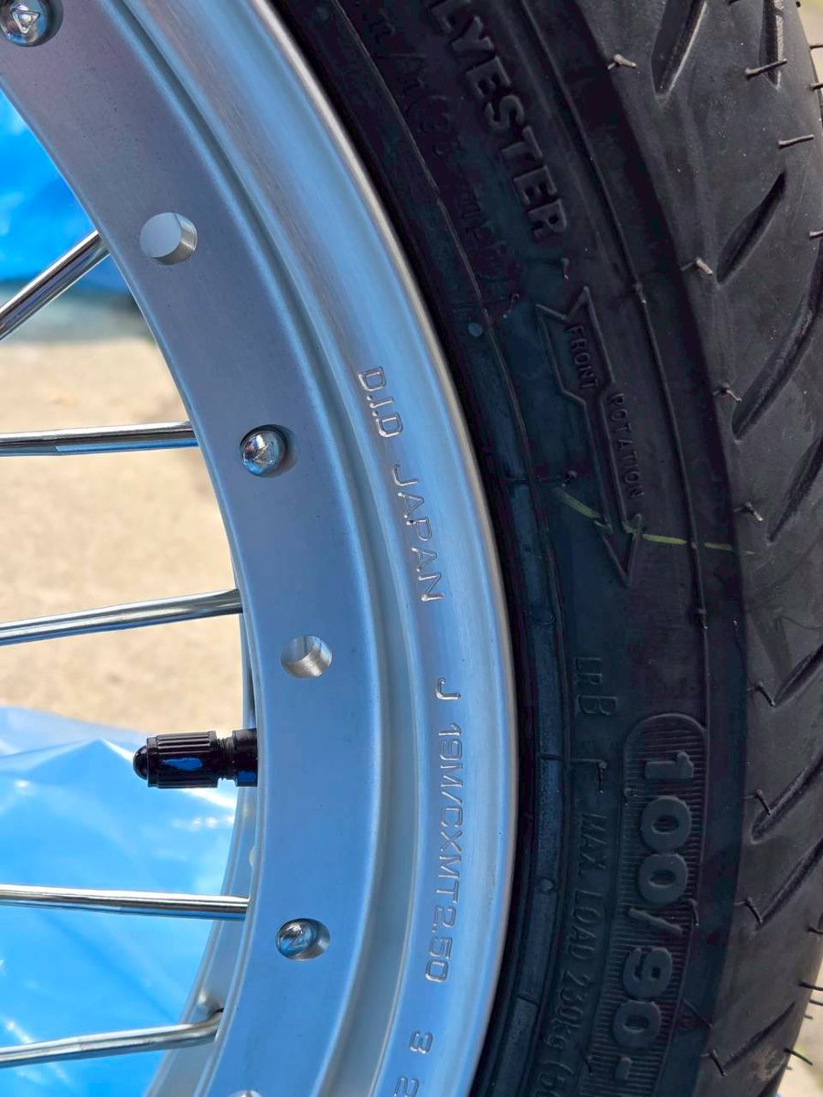 RoyalEnfield TokyoWest tweet media