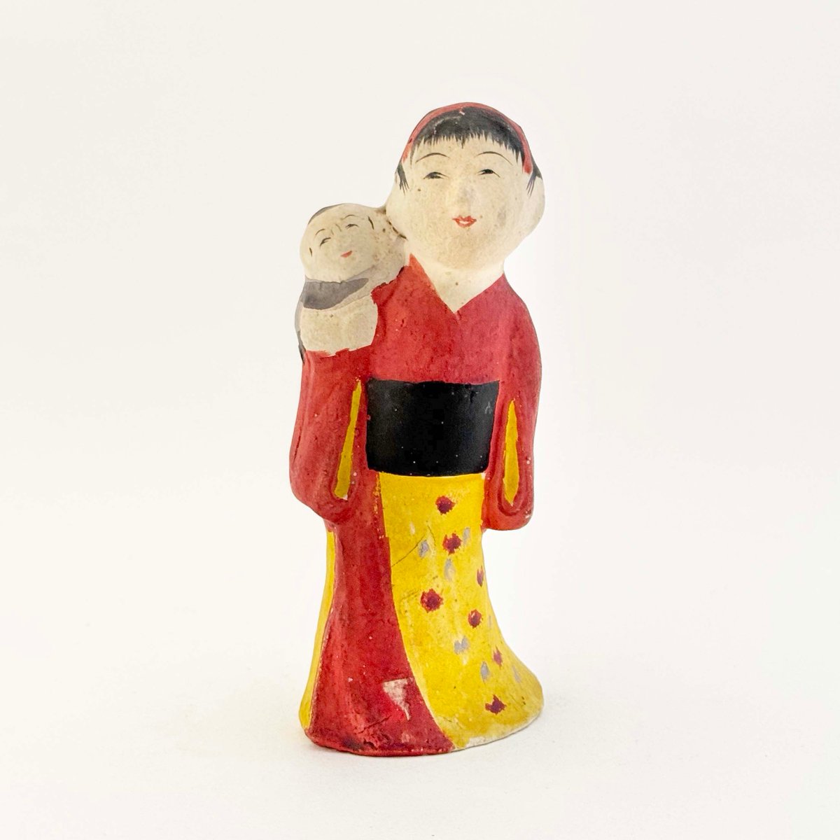 4月6日(月)オープンしています。
現在も作られている長崎の郷土玩具古賀人形ですが、こちらは古いものになります。どちらも魅力ある表情をしていますね。
kokeshka.theshop.jp/items/115546058
kokeshka.theshop.jp/items/140007762