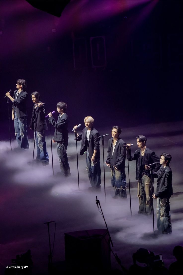 moonstrk ~ enhypen is 7 tweet media