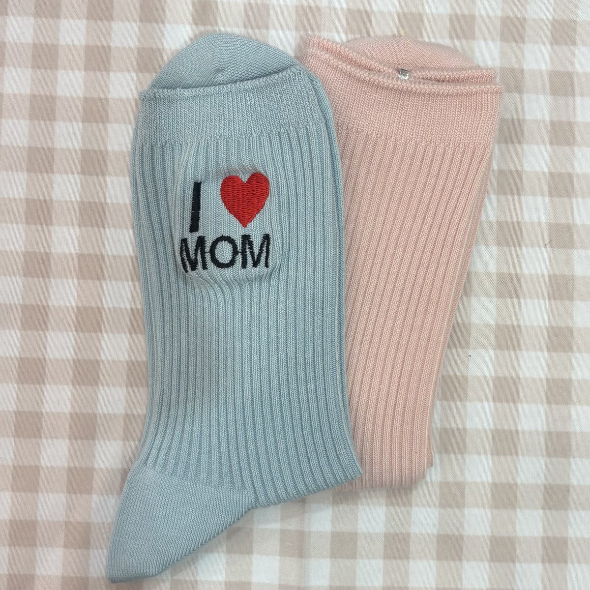 武蔵小杉東急スクエア店限定📣

🌼母の日刺繍🌼
💟I♡MOM
💟カーネーション
💟ハグ
💟thanks Mother

お好きな靴下➕¥330で刺繍できます🪡
母の日プレゼントにぴったりです☺️💐