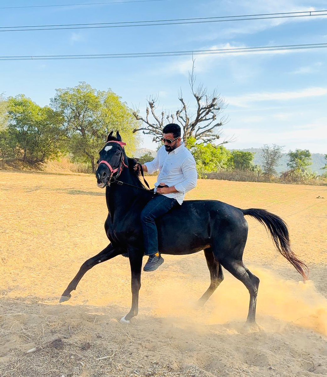 MukulKhicharIN's tweet photo. मैदान कोई भी हो, खिलाड़ी हम पुराने हैं,
खेलेंगे भी हम और जीतेंगे भी हम…..।

#rajasthan #RajasthanYouthCongress #election #YouthCongress #MukulKhichar
@Rajasthan_PYC @SachinPilot @MukeshBhakar_ https://t.co/oy3UPDhp49