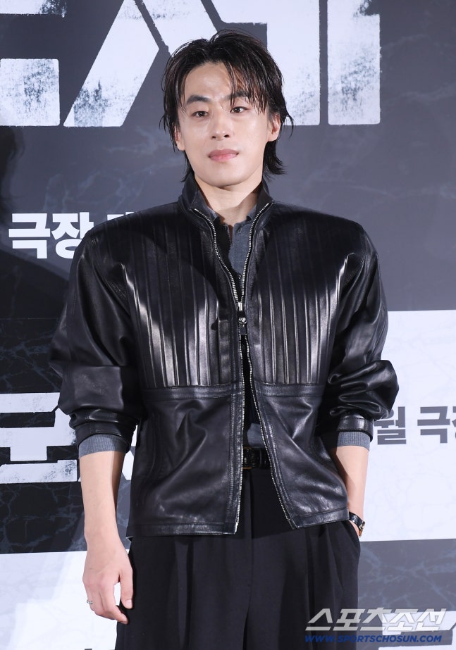 서씨 빌런 트릴로지를 완성하는 구교환
포타도 이렇게 못 쓴다
ㄴ왜요
ㄴ제가게을러서