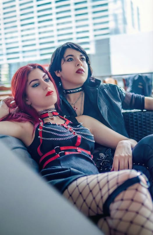 EdgarAKimph's tweet photo. I know these two rockstars! Great memory! 📷📷
Model: Karen Vyrcowitch
Model Lilith Kim
Nikon D7000 + Sigma 70-300 https://t.co/QIoagHTerO