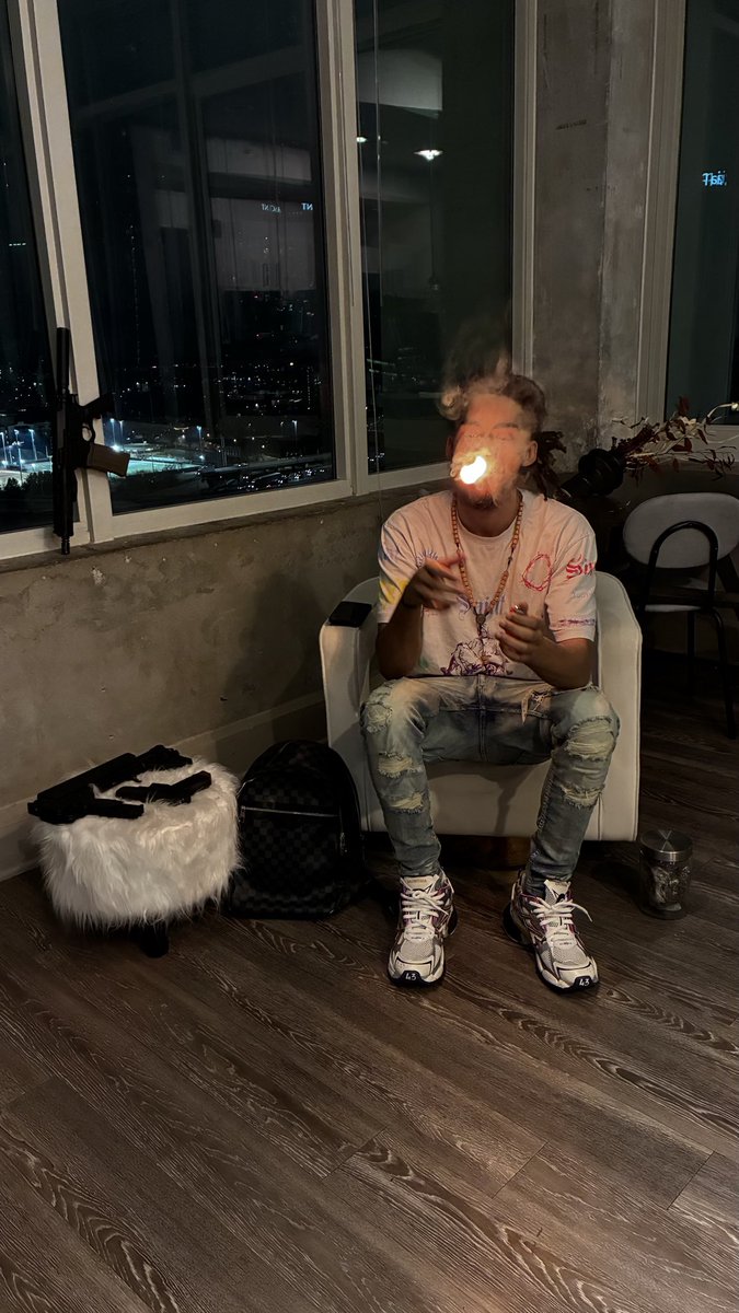 HalfBreedCracker tweet media